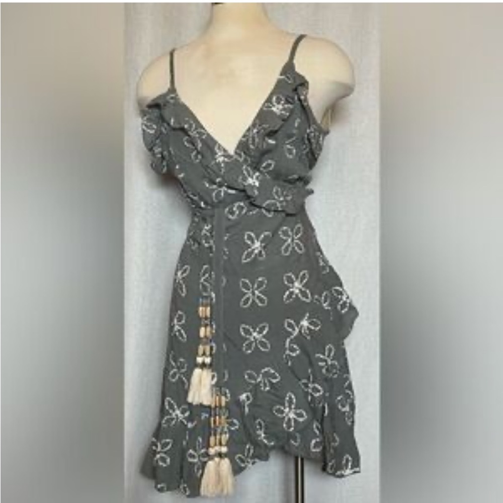 Skemo Gray Floral Mini Dress